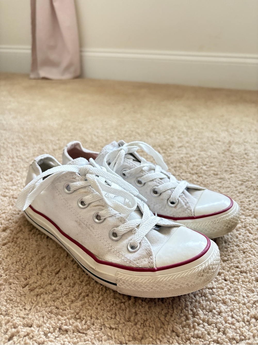 White Size 6 Converse